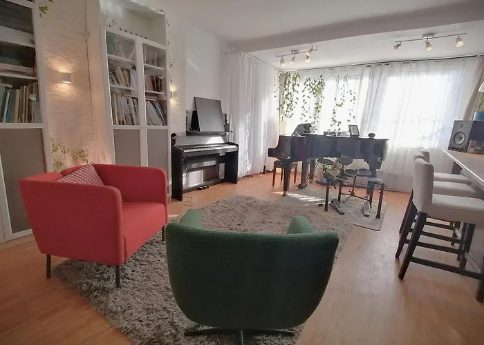 Lovely Flat With Grand Piano, Family Friendly דירה ברלין