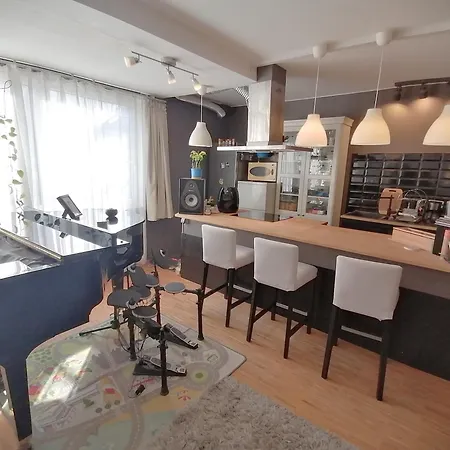 Lovely Flat With Grand Piano, Family Friendly