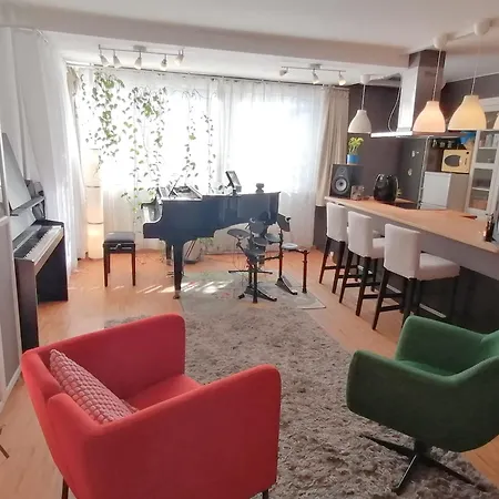 Apartment Lovely Flat With Grand Piano, Family Friendly Berlin