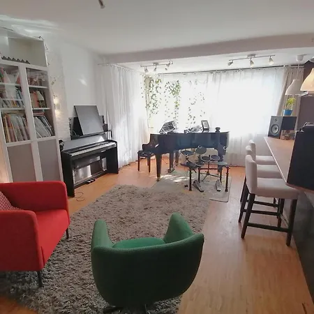 Apartman Lovely Flat With Grand Piano, Family Friendly